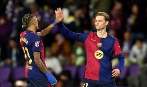 世体：巴萨计划本周末球员归队后与德容直接对话，谈续约问题