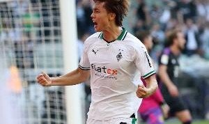 德天空：门兴中卫板仓滉解约条款过期，埃因霍温商谈引进球员